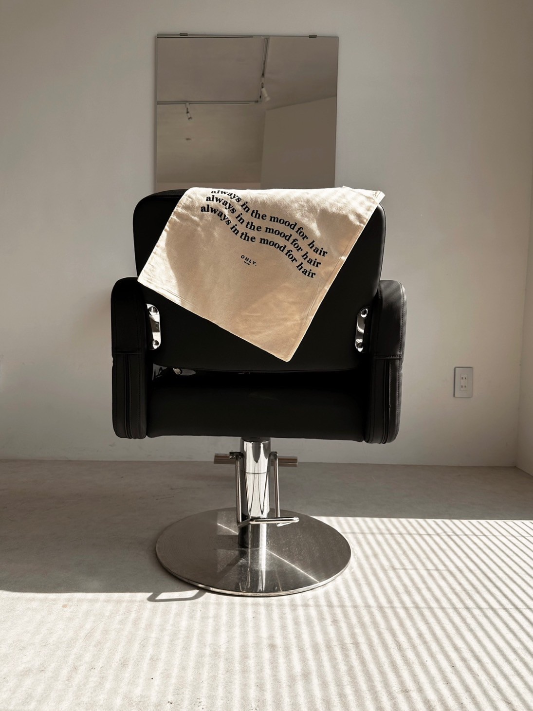 サロン施術チェア - 実際にご利用いただいたサロン様のこだわり サロンの施術チェア - Growth Partners Japanの運用代行で成功したサロン様のこだわりの空間とオリジナル商品