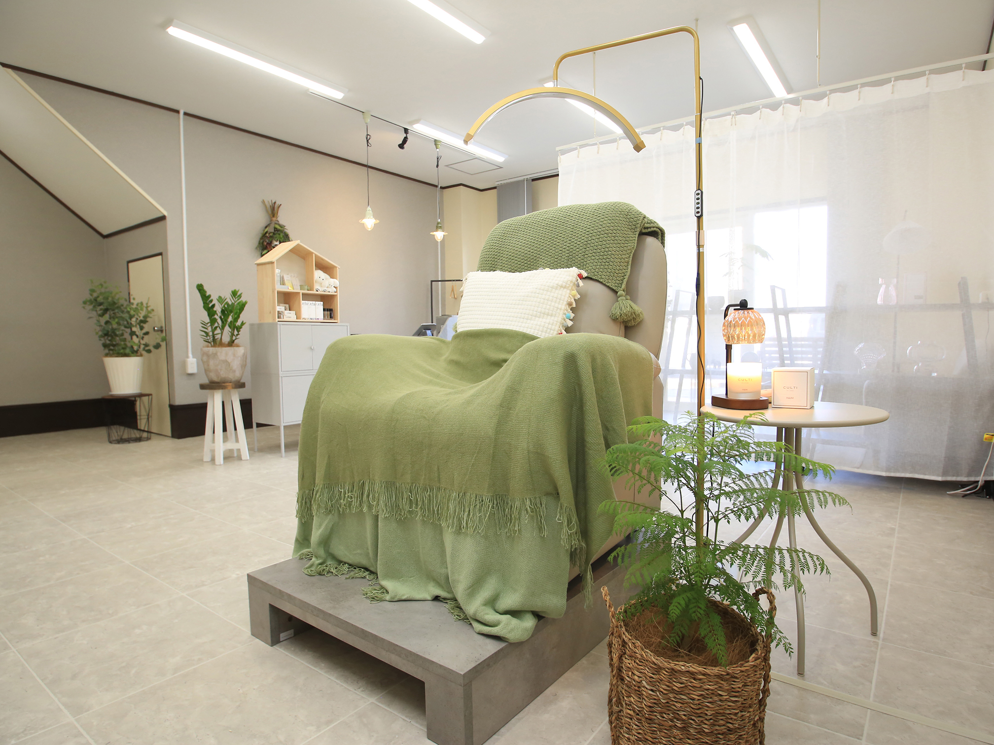 サロンリラクゼーションエリア - お客様の声 サロンのリラクゼーションエリア - Growth Partners Japanの集客支援で成功したサロン様の癒し空間